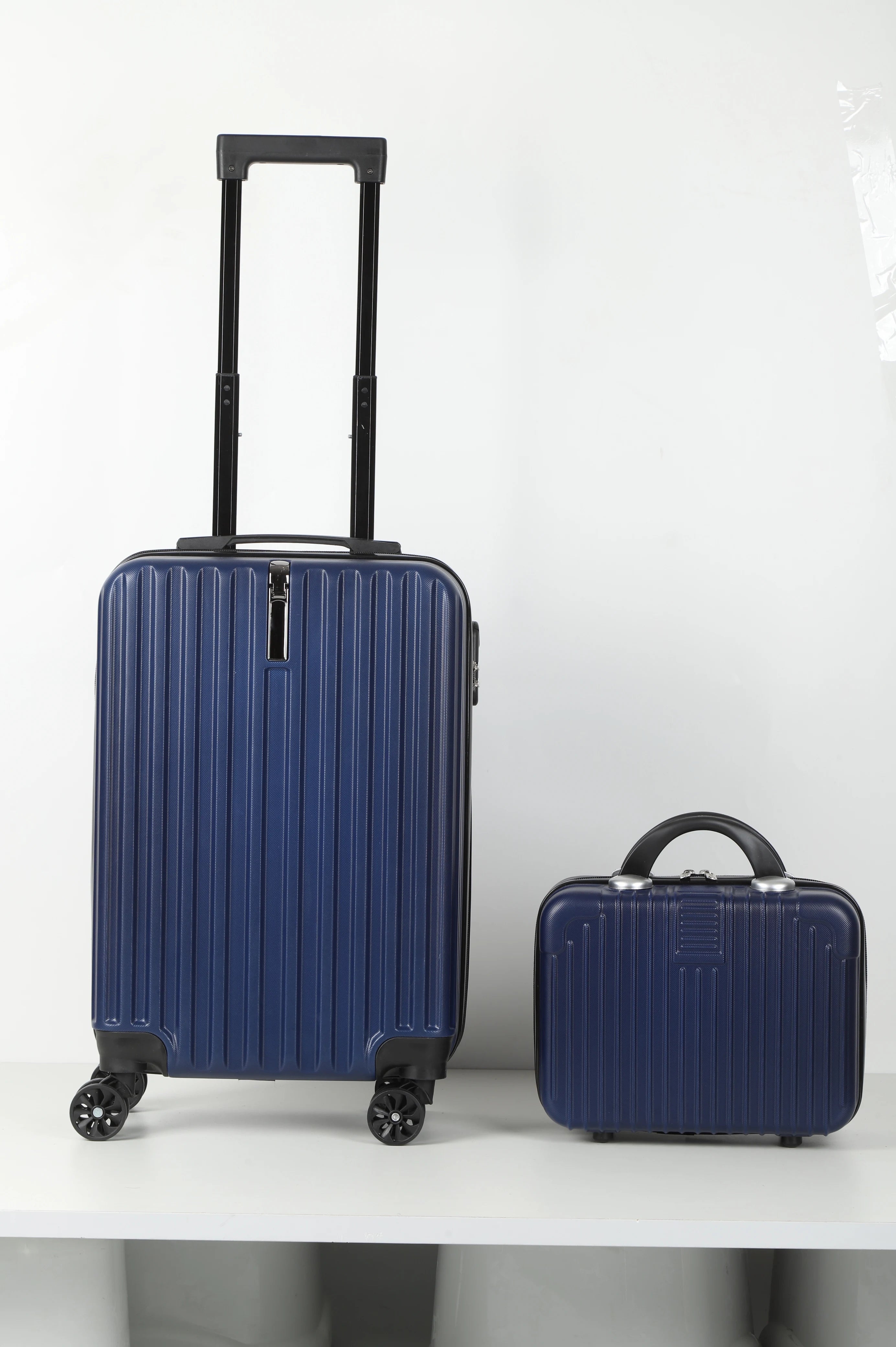 2-piece luggage set with carry-on travel bag